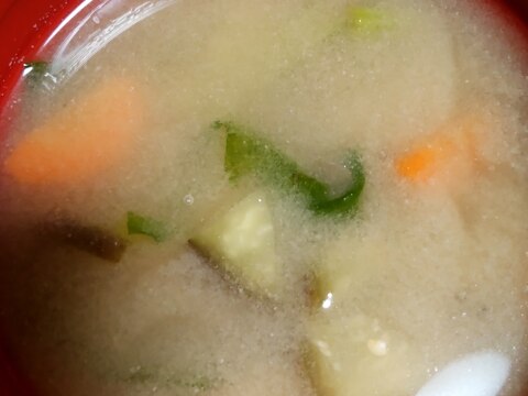 茄子と小松菜にんじんの味噌汁